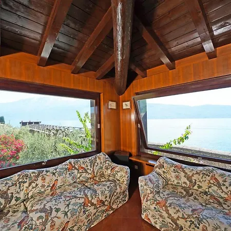 Sleeps 10 With Wifi Вилла